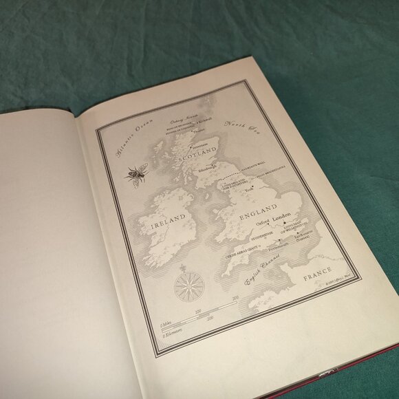 Sherlock Holmes Mary Russel Language of Bees Laurie R King Mystery book Academia - Picture 6 of 10